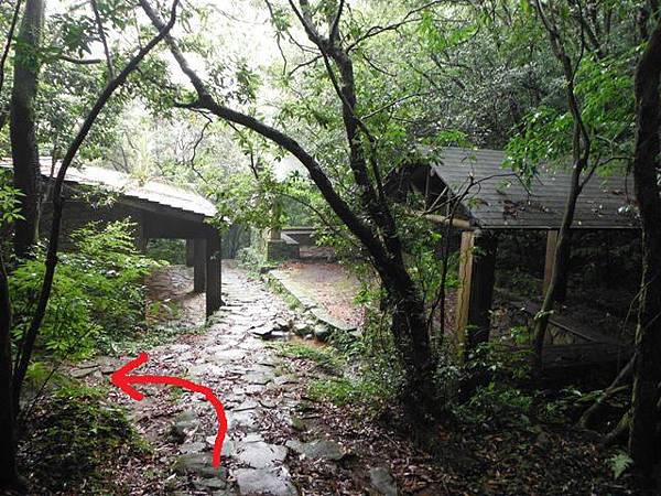 守硫營遺址.魚路古道.小觀音山主峰基石 015.JPG