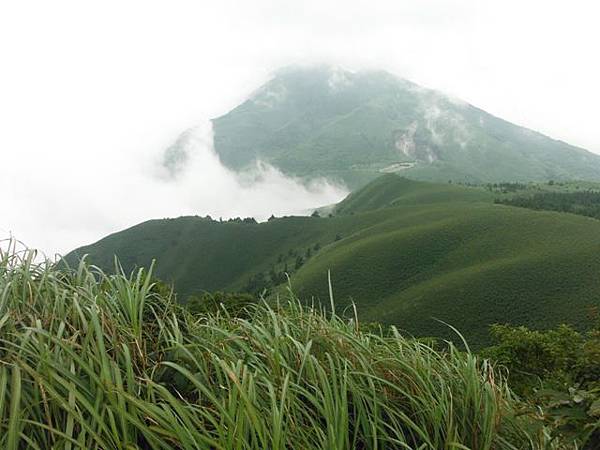 守硫營遺址.魚路古道.小觀音山主峰基石 082.JPG