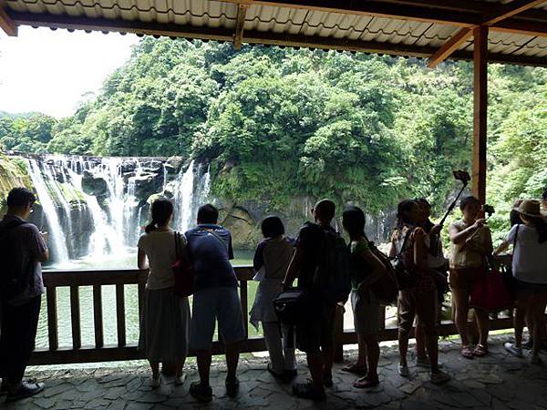 新店獅仔頭山.十分瀑布.濕分老街 094