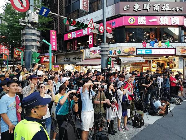 峨嵋街懸日 (10).jpg