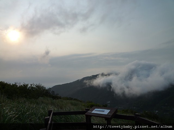 大屯山尋雲海.紗帽山 072.JPG