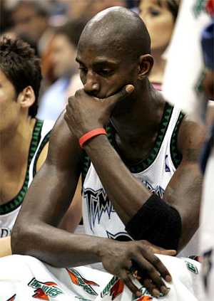 kevin garnett on the bench