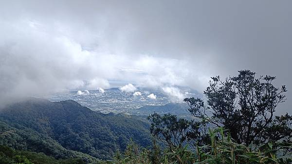 20231230 宜蘭礁溪鄉 三角崙山小百岳 抹茶山超美