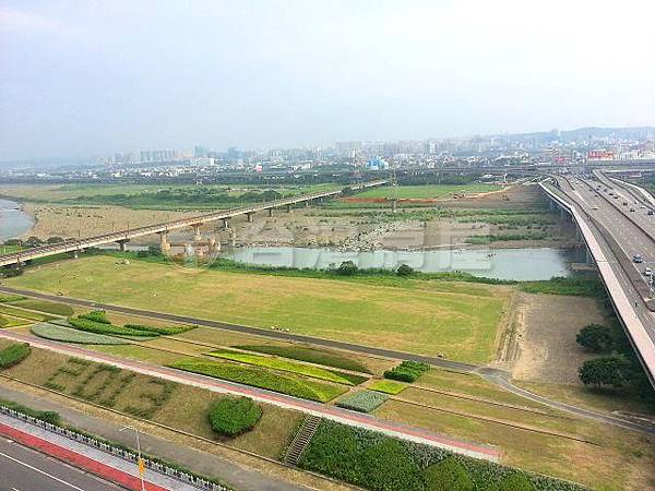 雲端河景高樓四房2