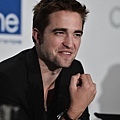 HQRobertPattinsonPressConferenceToronto11 拷貝