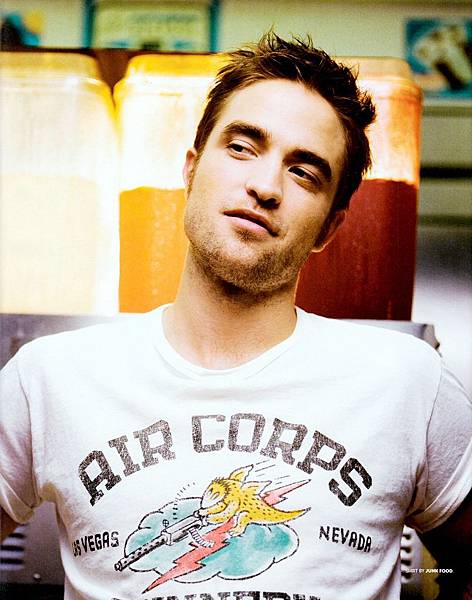 fashion_scans_remastered-robert_pattinson-black_book-september_2012-scanned_by_vampirehorde-hq-4