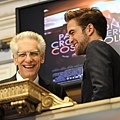 MORENewHQRobertPattinsonNYSE27 拷貝