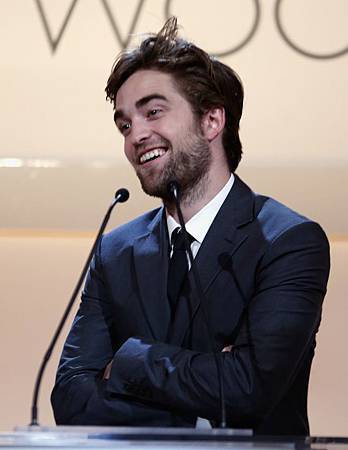 RobertPattinsonGalaStagePics31 拷貝