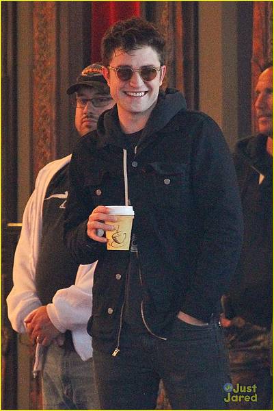 robert-pattinson-life-set-pantages-04.jpg