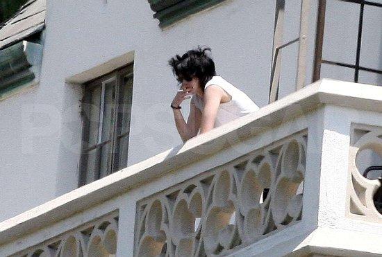 Robsten on balcony_02.jpg