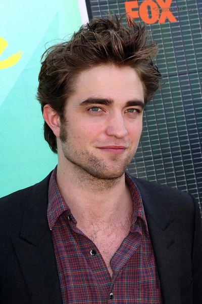 gallery_enlarged-twilight-cast--mega-teen-choice-awards-2009-08102009-16.jpg