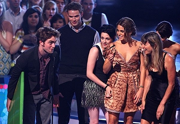 gallery_enlarged-twilight-cast-teen-choice-awards-2009-08102009-04.jpg