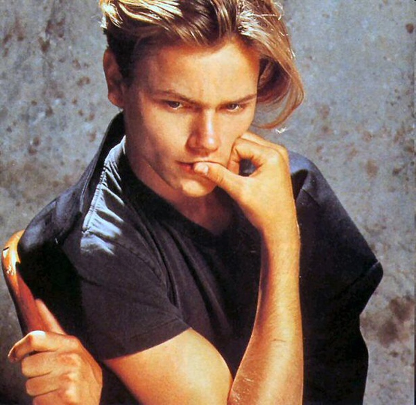 river_phoenix_01.jpg