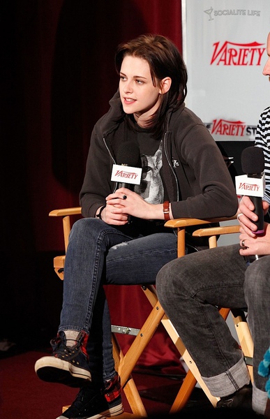 gallery_enlarged-kristen-stewart-sundance-rileys-runaways-photos-01232010-06.jpg