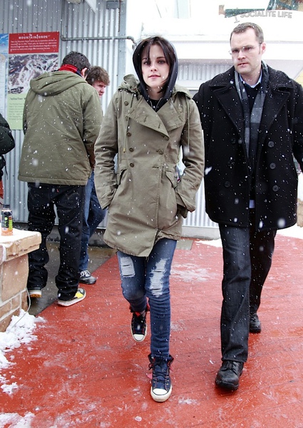 gallery_enlarged-kristen-stewart-sundance-rileys-runaways-photos-01232010-11.jpg