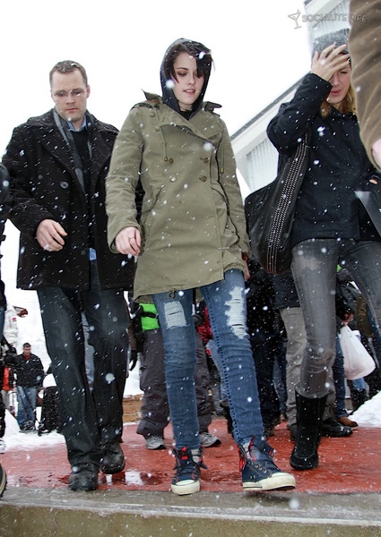 gallery_enlarged-kristen-stewart-sundance-rileys-runaways-photos-01232010-16.jpg