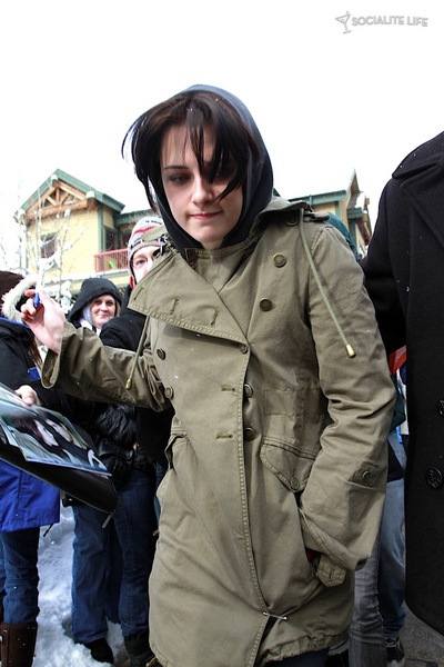 gallery_enlarged-kristen-stewart-sundance-rileys-runaways-photos-01232010-18.jpg