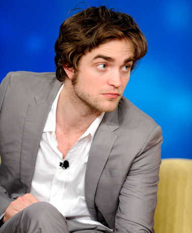 20100302_RPattinson_View_380x460.jpg