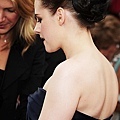 gallery_enlarged-kristen-stewart-2-2010-academy-awards-awards-photos-03072010-12.jpg