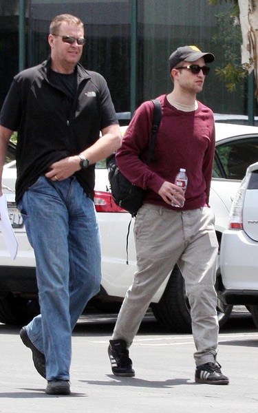 robertpattinson05161015.jpg