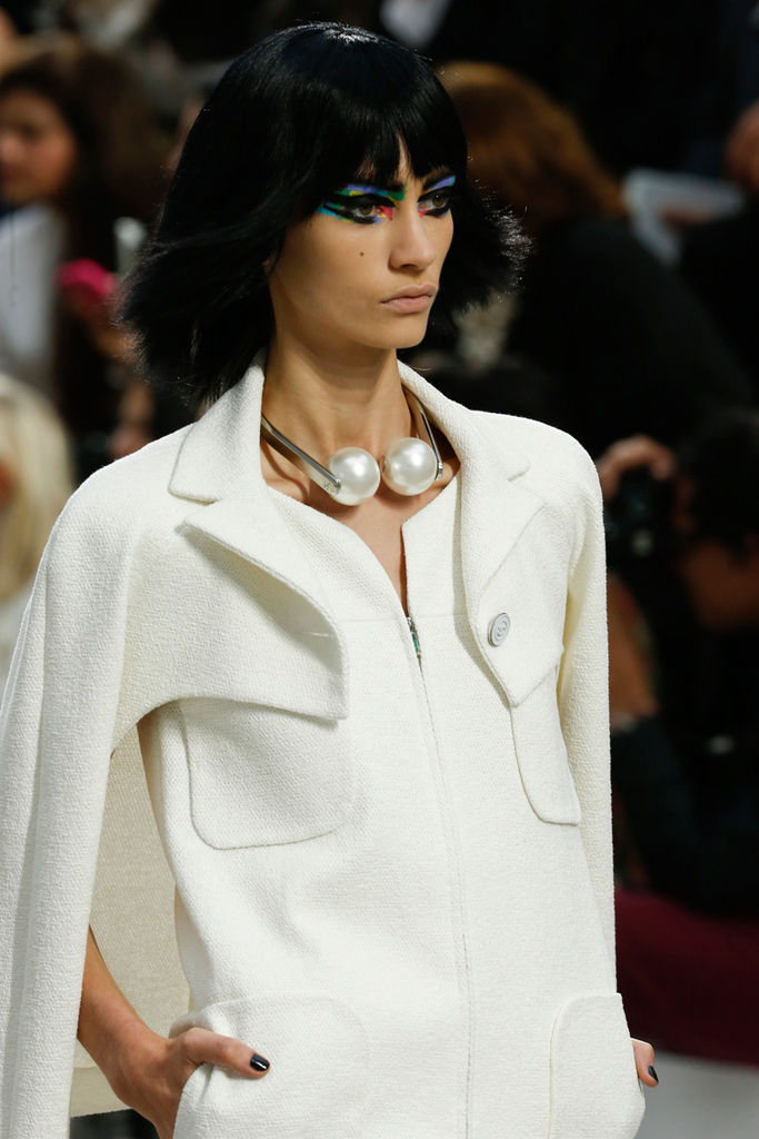 chanel-ss14-headset-pearl-necklace-on-exshoesme-com_