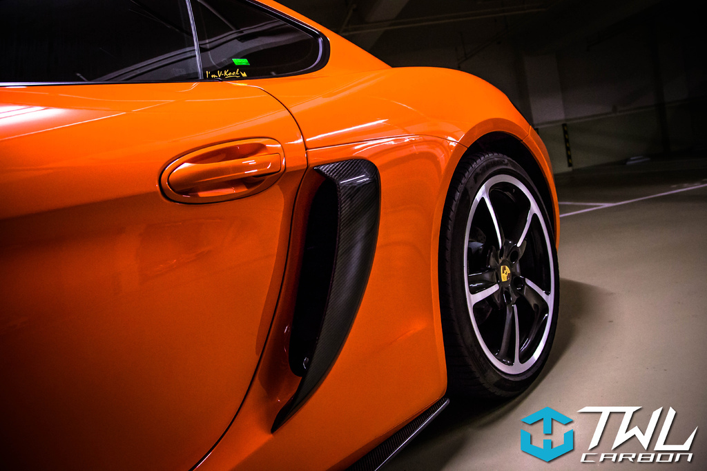 twlcarbon-porsche-981-cayman-orange-gts-boxster-gt4-side skirt-intake-5.jpg