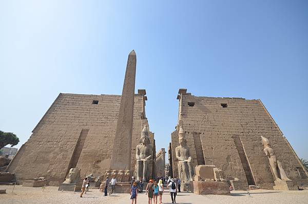 Entrance_of_Luxor_Temple