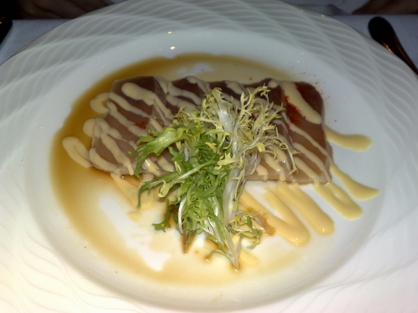 bluewater cafe -tuna tataki