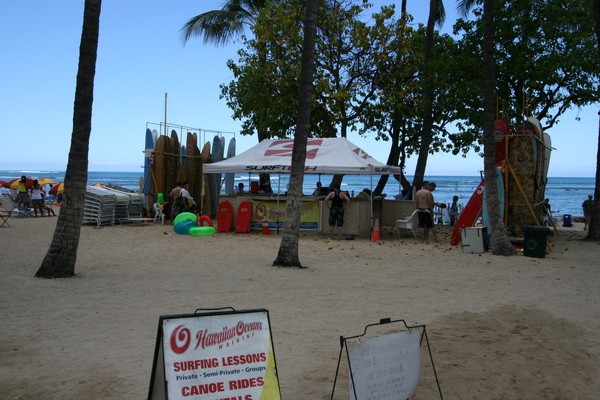 surfing school at waikiki