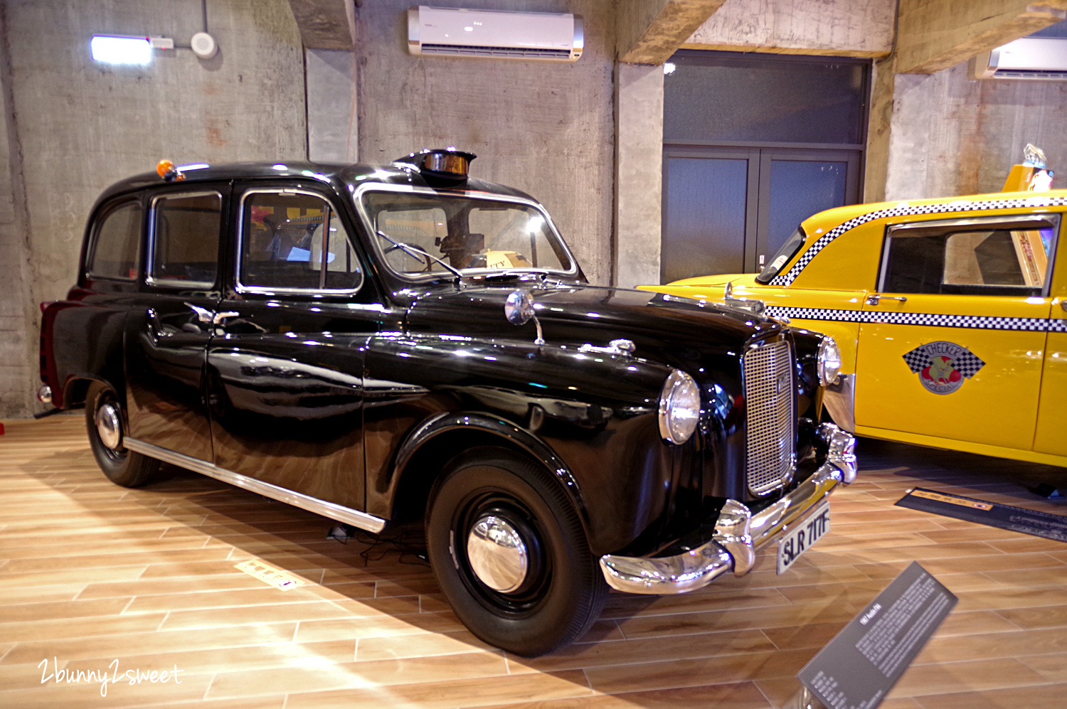 宜蘭 蘇澳 親子景點 Taxi Museum 計程車博物館 世界第一間計程車主題博物館 古董車 模型 玩具 藝術品 上千件計程車相關收藏 還有孩子最愛的車車遊戲區 宜蘭室內景點 雨天景點 宜蘭 蘇澳 親子景點 Taxi Museum 計程車博物館 世界第一間計程車主題博物館 古董車 模型 玩具 藝術品 上千件計程車相關收藏 還有孩子最愛的車車遊戲區 宜蘭室內景點 雨天景點
