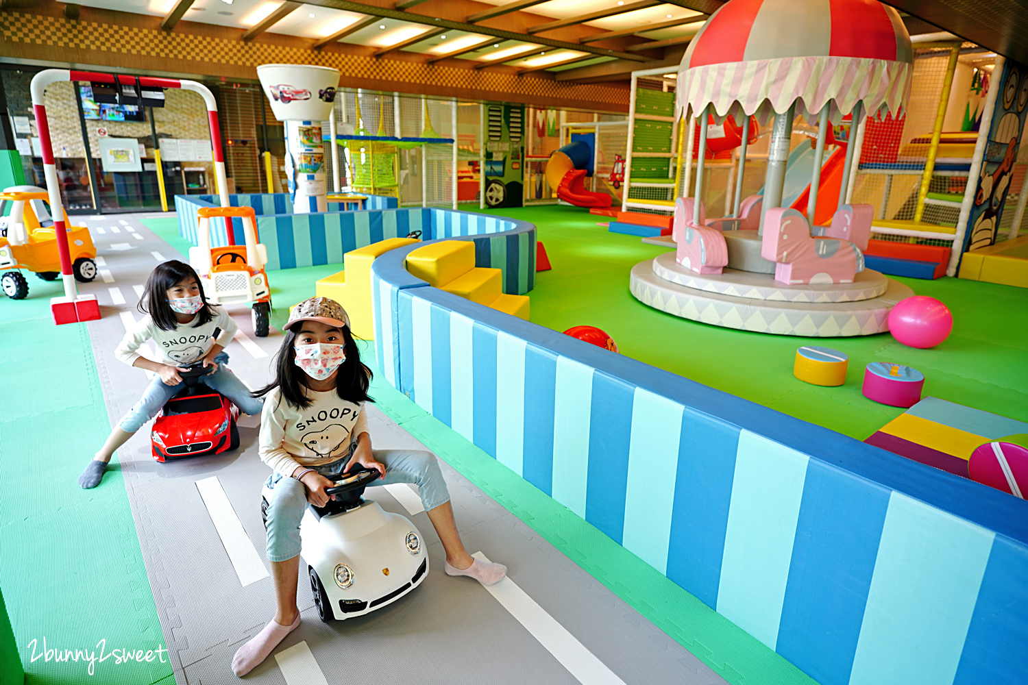 南投親子飯店 承萬尊爵渡假酒店 南洋風星光spa 泳池 又大又好玩的兒童主題樂園遊戲室 附設寵物旅館 南投埔里最威親子