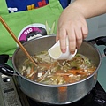 hot-and-sour-dumpling-soup44.JPG