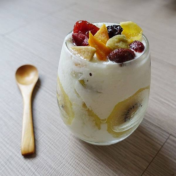 Dried-fruit-yogurt17.JPG