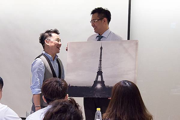 【京城創意七月電子報】到底是進入社會還是出社會1.jpg 【京城創意七月電子報】到底是進入社會還是出社會1.jpg