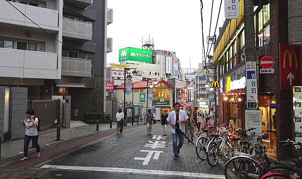 飄香半世紀！日本摩斯漢堡一號店－成增店巡禮