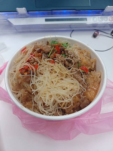 油飯,米粉雙拼