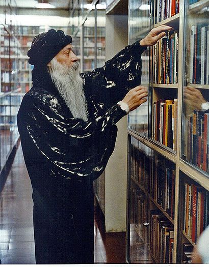 ____Osho_library.jpg ____Osho_library.jpg