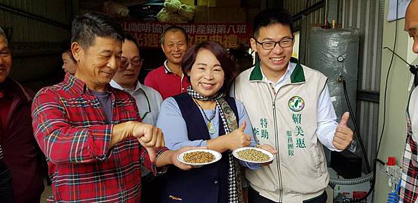 0117004賴美惠咖啡選豆機.jpg