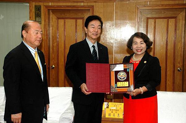 1009002石川姊妹議會.JPG