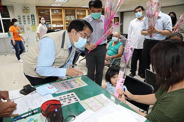 0506018黃偉哲火鶴花.jpg 0506018黃偉哲火鶴花.jpg