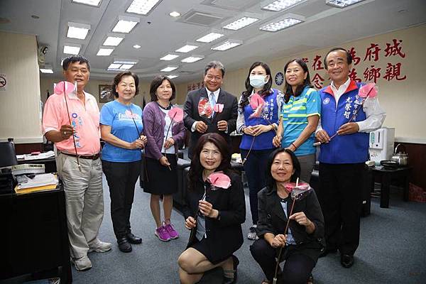 0507013郭信良贈火鶴.jpg 0507013郭信良贈火鶴.jpg