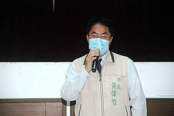 0516005黃偉哲舞廳復業.JPG 0516005黃偉哲舞廳復業.JPG