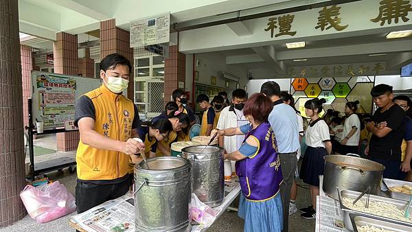 0614051關懷偏鄉送排餐.jpg