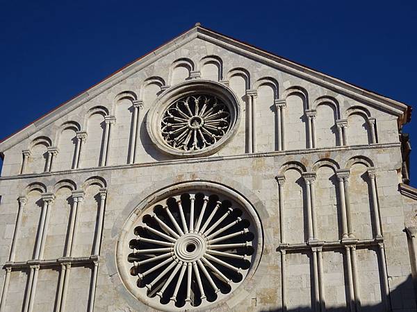 ~札達爾安西亞奈大教堂花窗20140517巴爾幹半島行[sw2] 031.jpg