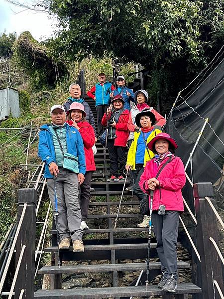 環山部落。屋頂上的天空。獵人登山步道。台中市和平區