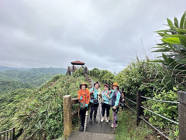 鼻頭角步道。五彩繽紛聽濤Cafa。鼻頭角稜谷步道。鼻頭漁港