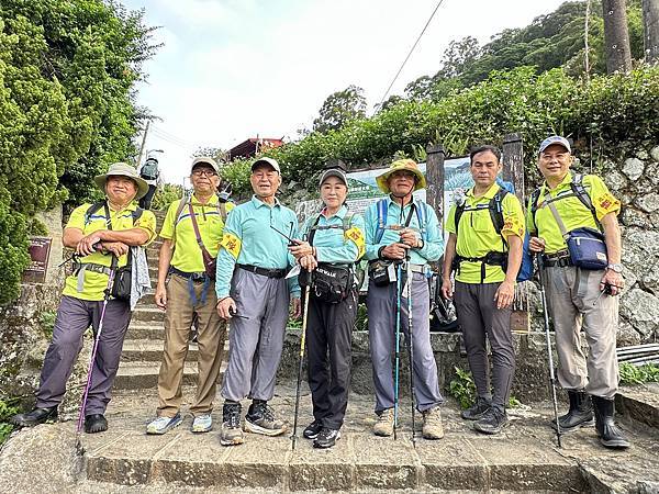 陽明山西段五連峰縱走。向天山。面天山。大屯山西峰。大屯山南峰