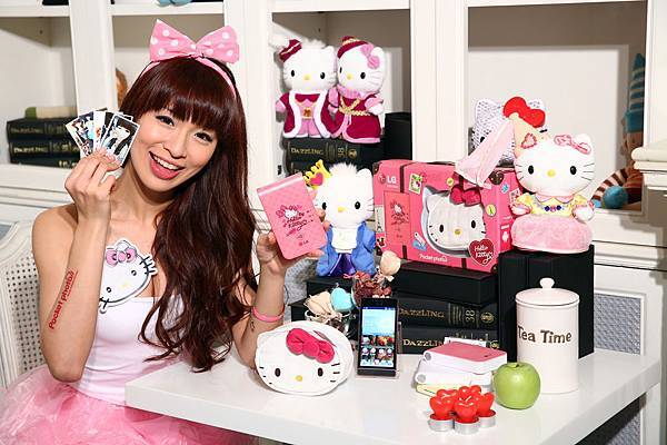 LG 1月18日將推出史上第一台Hello Kitty Pocket photo聯名限量款，極可愛的機身加上特製 Hello Kitty皮套，必定會讓人眼睛為之一亮、愛不釋手