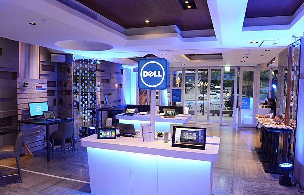 【圖一】免費開放讓消費者自由參觀的#DellVenue戴爾創藝空間，完整詮釋「戴式風格」的人文設計，重新連結科技與生活的親密關係，現場亦將展示Dell最新的筆記型電腦、平板電腦、AIO以及Ultra HD顯示器，消費者能在此品嚐咖啡、聆聽音樂、體驗產品，Fun肆享受悠閒時光