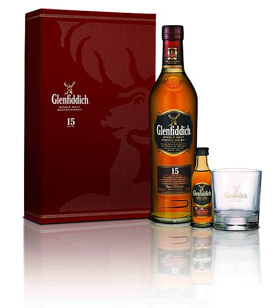 格蘭菲迪Glenfiddich 15年單一純麥威士忌 (700ml一瓶+50ml迷你酒+獨家三角杯一只+精美禮盒NT$1400)